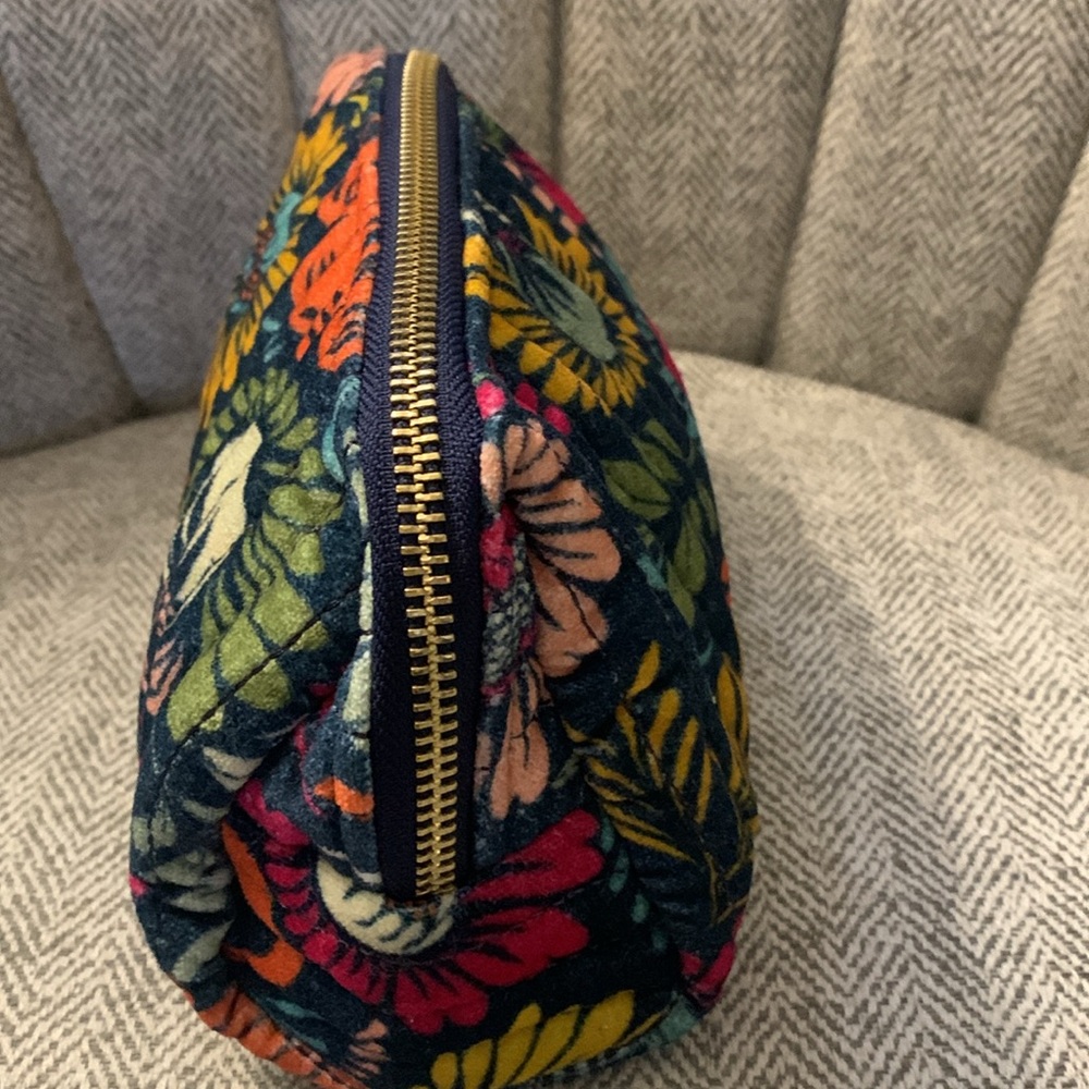 Powder Cosmetic Bag & Socks NWT - Picture 9 of 16